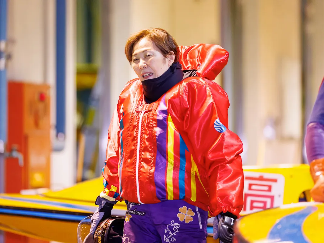 3232　山川美由紀